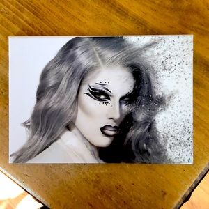 BNWOB - CREMATED EYESHADOW PALETTE - JSC